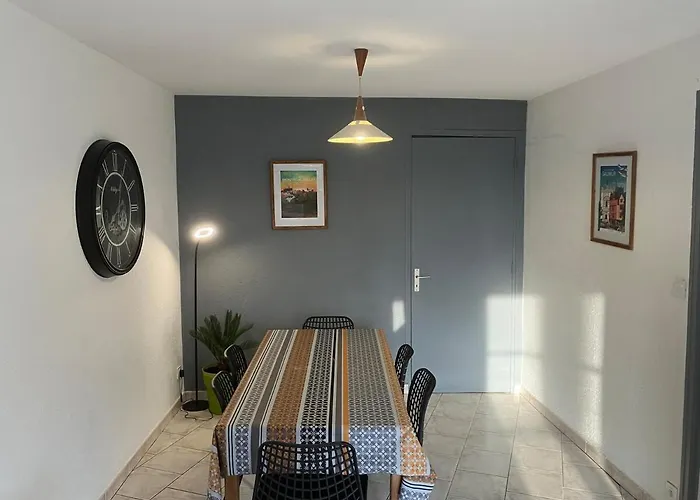 Grand Centre Chateau St Pierre * 쏘뮤흐