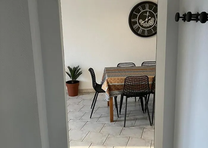 Grand Centre Chateau St Pierre 아파트